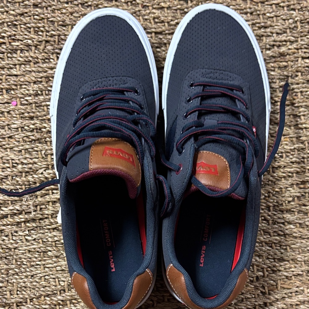 NWOT Levi's Men's Black and Brown Sneakers Sz 9.5